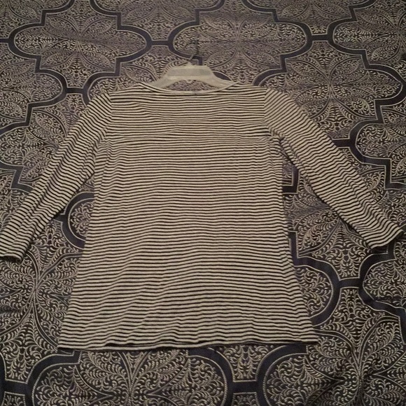 Gap 3/4 Sleeve T-Shirt - Picture 7 of 7